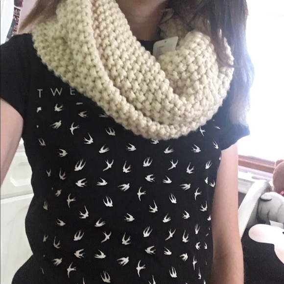 Infinity Scarf - Picture 4 of 4